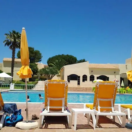 Apartamento Modern In With Shared Pool
