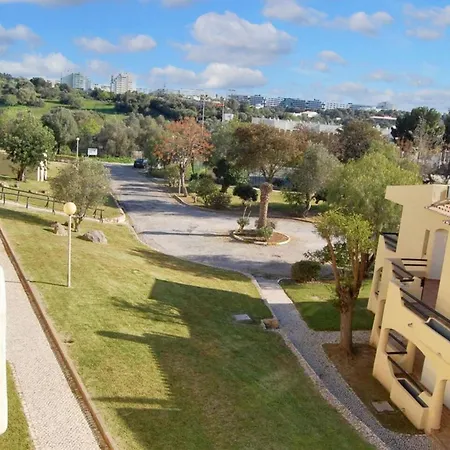 Modern In With Shared Pool 70 M²