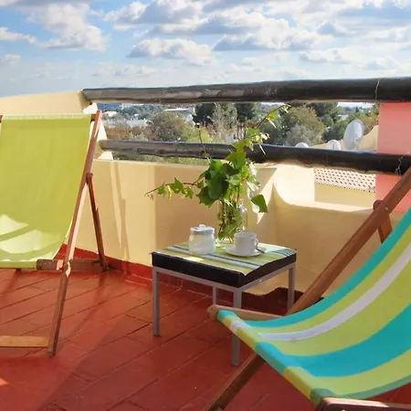 Modern In With Shared Pool Apartament