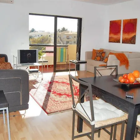 Modern In With Shared Pool Alvor