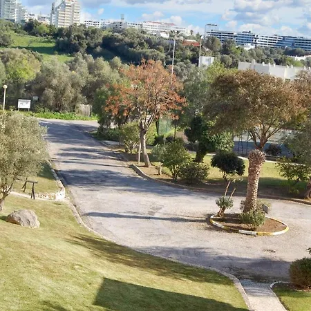 Modern In With Shared Pool Apartament *