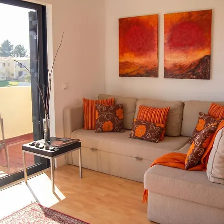 Modern In With Shared Pool Alvor